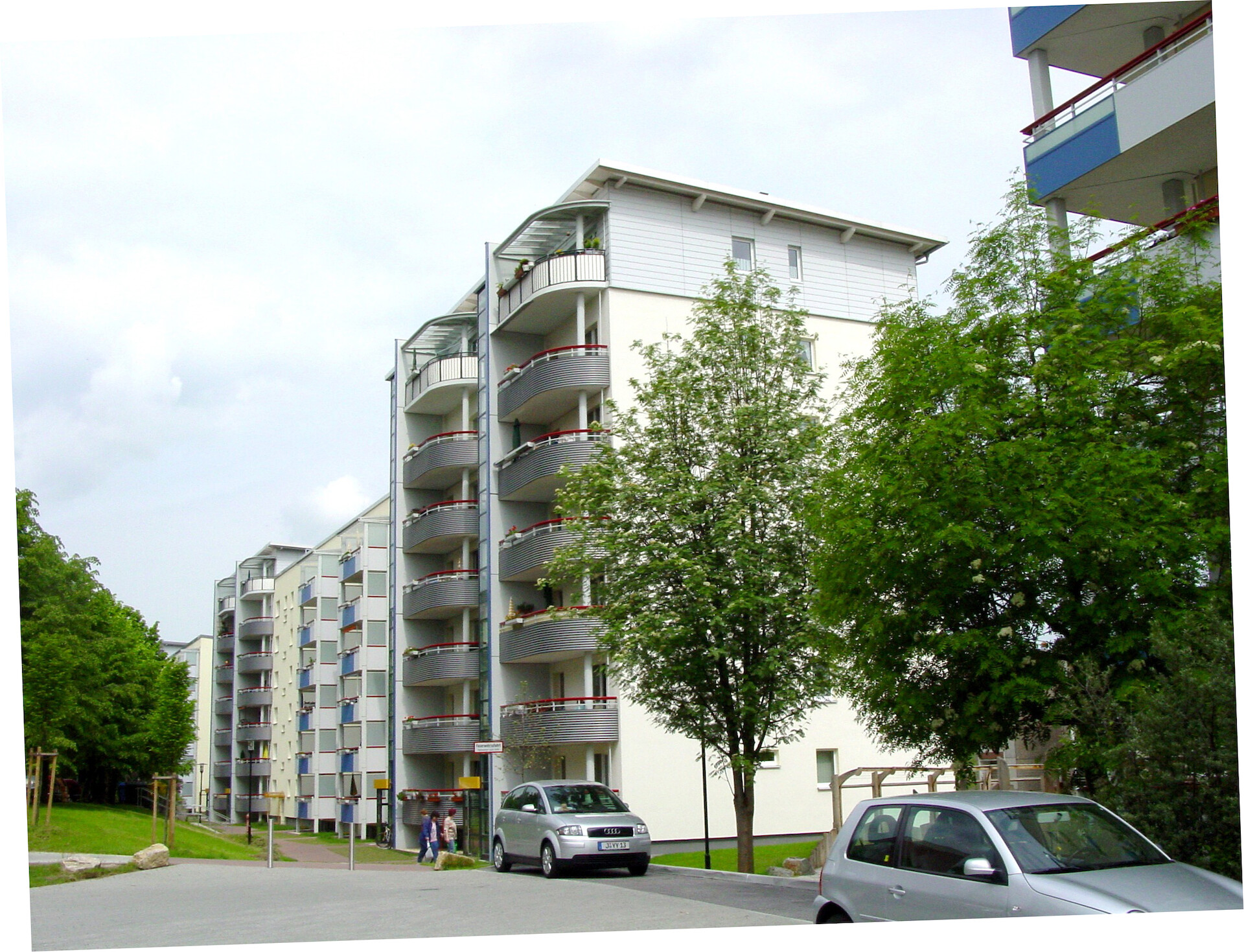 Geb&auml;udezeile mit Kopf- und L&uuml;ckenbereichen