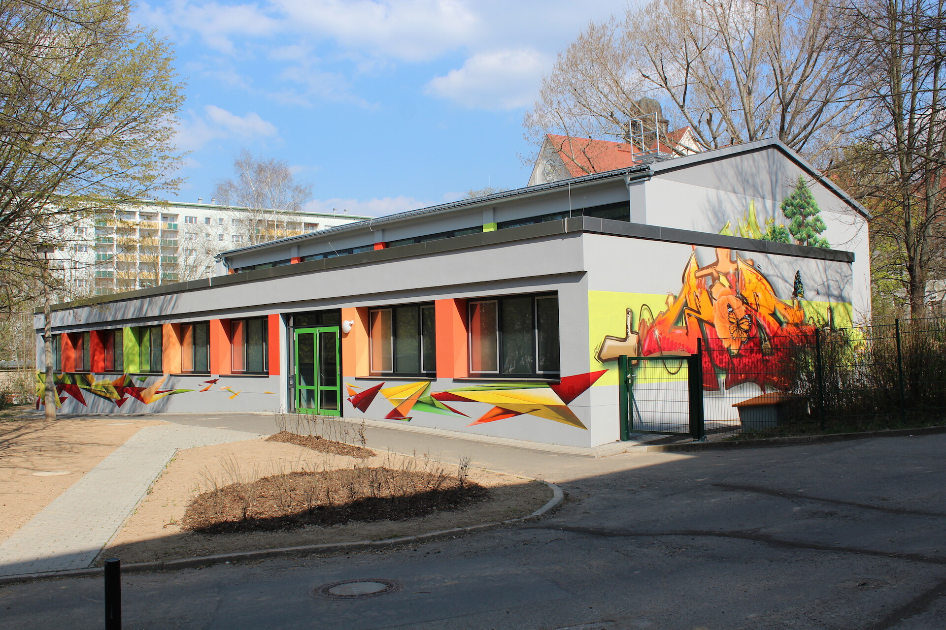 Einfeldsporthalle mit Graffitigestaltung