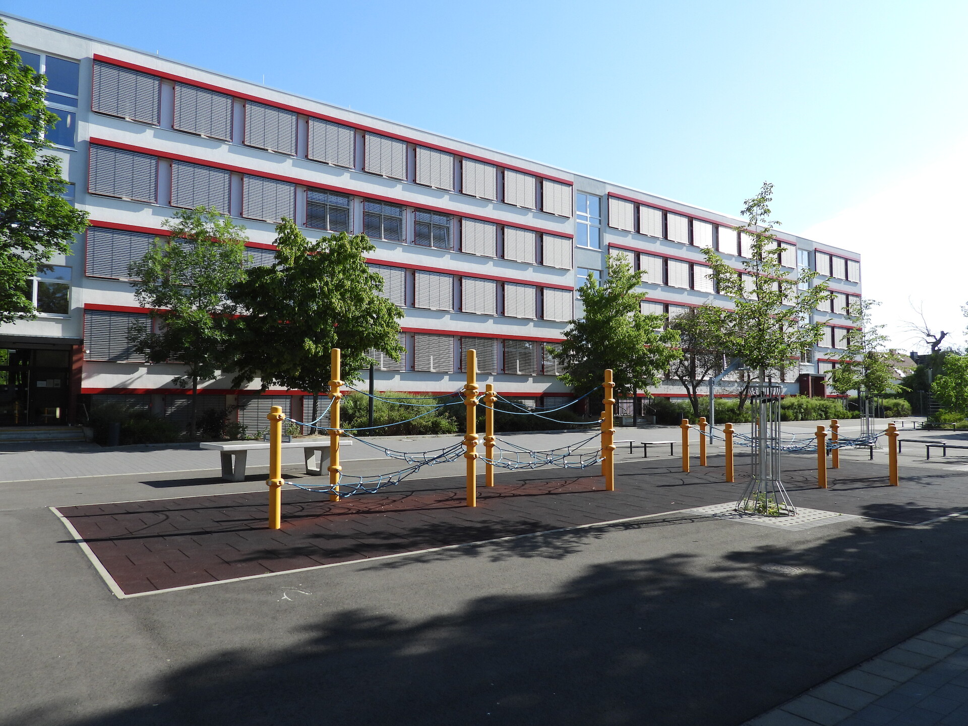 Hofbereich mit Spielplatz