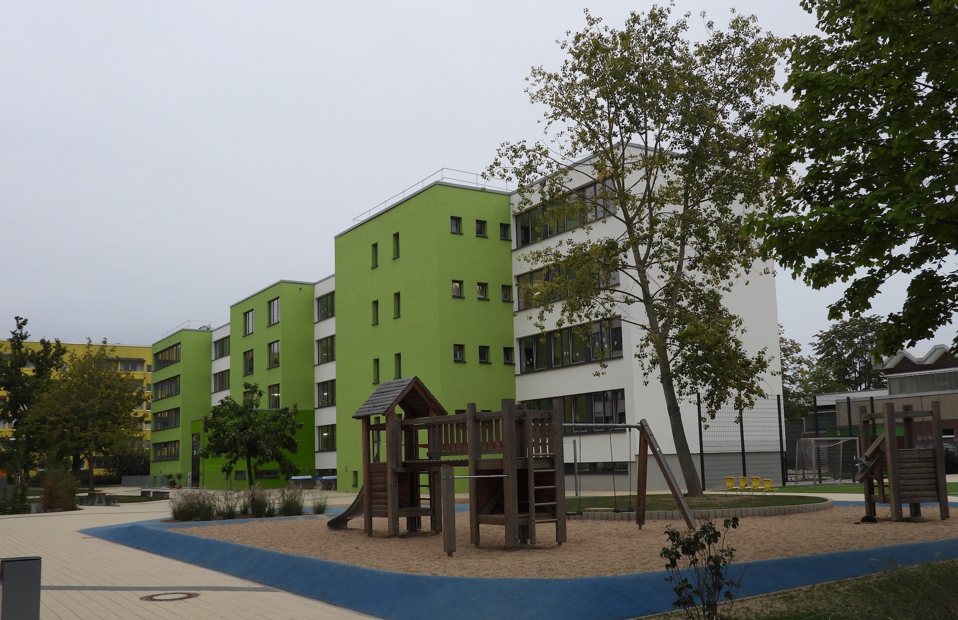 Innenhofbereich mit Spielplatz